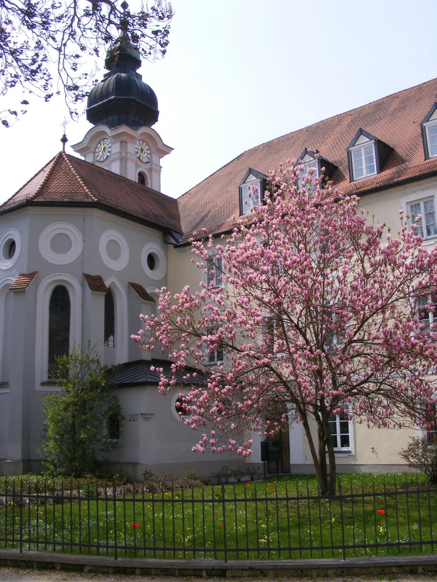 Готель Haus Der Begegnung Heilig Geist Бурґгаузен Екстер'єр фото